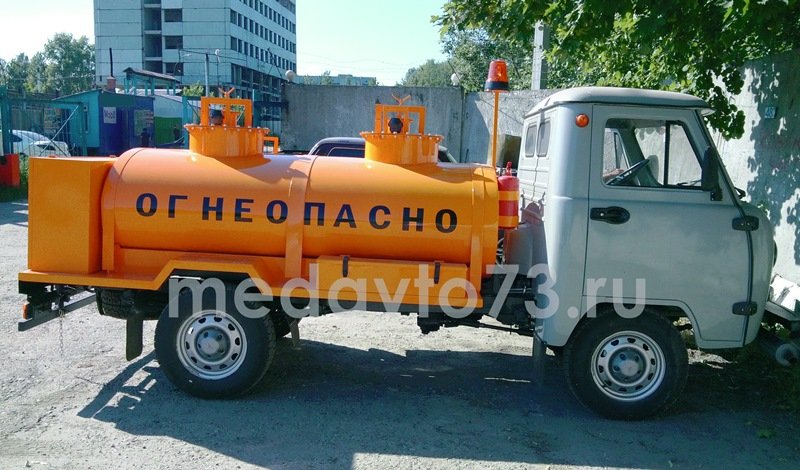 Топливозаправщик УАЗ-36223 (1500 л. 1 колонка)